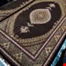    اندازه جفت ۶ متری۴۰ رج با پشم مرینوس پرویزیان (7لا)طرح گل ۵۰ رج تک گره ترکی (تضمینی)رنگ متن سرمه ای، حاشیه افسری و ترنج کرم ۱۳ متن رنگی ۲۸ رنگ پشم و ۳ رنگ ابریشم جدیدترین نقشه ماهی کمال الملک خوی رنگرزی شده توسط دستگاه اشلاپ فورس با پودر صیبای آلمانی تضمین کیفیت بافت همراه با قید در فاکتور 