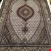 اندازه تک 6 متری 40 رج با پشم مرینوس پرویزیان (7لا) طرح گل 50 رج تک گره ترکی (تضمینی) رنگ متن کرم، حاشیه افسری و ترنج پیازی 13 متن رنگی 28 رنگ پشم و 3 رنگ ابریشم جدیدترین نقشه ماهی کمال الملک خوی رنگرزی شده توسط دستگاه اشلاپ فورس با پودر صیبای آلمانی تضمین کیفیت بافت همراه با قید در فاکتور  