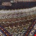  اندازه جفت ۶ متری۴۰ رج با پشم مرینوس پرویزیان (7لا)طرح گل ۵۰ رج تک گره ترکی (تضمینی)رنگ متن سرمه ای، حاشیه سرمه ای و ترنج کرم ۱۳ متن رنگی ۲۸ رنگ پشم و ۳ رنگ ابریشم جدیدترین نقشه ماهی کمال الملک خوی رنگرزی شده توسط دستگاه اشلاپ فورس با پودر صیبای آلمانی تضمین کیفیت بافت همراه با قید در فاکتور