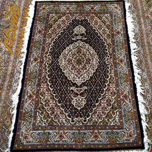 فرش دستباف ماهی خوی ذرع و نیم 1.5 متری سرمه ای پشم ایرانی کد 120