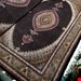 اندازه جفت ۶ متری۴۰ رج با پشم مرینوس پرویزیان (7لا) طرح گل ۵۰ رج تک گره ترکی (تضمینی) رنگ متن سرمه ای، حاشیه سرمه ای و ترنج کرم ۱۱ متن رنگی ۲۸ رنگ پشم و ۳ رنگ ابریشم جدیدترین نقشه ماهی کمال الملک خوی رنگرزی شده توسط دستگاه اشلاپ فورس با پودر صیبای آلمانی تضمین کیفیت بافت همراه با قید در فاکتور   