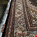 اندازه جفت ۶ متری۴۰ رج با پشم ایرانی تک گره ترکی (تضمینی) رنگ متن سرمه ای، حاشیه افسری و ترنج کرم ۱۱ متن رنگی ۲۸ رنگ پشم و ۱ رنگ ابریشم جدیدترین نقشه ماهی کمال الملک خوی رنگرزی سنتی تضمین کیفیت بافت همراه با قید در فاکتور