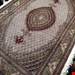 اندازه تک 6 متری 40 رج با پشم مرینوس پرویزیان (7لا) طرح گل 50 رج تک گره ترکی (تضمینی) رنگ متن کرم، حاشیه افسری و ترنج پیازی 13 متن رنگی 28 رنگ پشم و 3 رنگ ابریشم جدیدترین نقشه ماهی کمال الملک خوی رنگرزی شده توسط دستگاه اشلاپ فورس با پودر صیبای آلمانی تضمین کیفیت بافت همراه با قید در فاکتور  