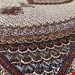    اندازه جفت ۶ متری ۴۰ رج با پشم مرینوس پرویزیان (7لا) طرح گل ۵۰ رج تک گره ترکی (تضمینی) رنگ متن کرم، حاشیه افسری و ترنج پیازی با ۱۳ متن رنگی ۲۸ رنگ پشم و ۳ رنگ ابریشم جدیدترین نقشه ماهی کمال الملک خوی رنگرزی شده توسط دستگاه اشلاپ فورس با پودر صیبای آلمانی تضمین کیفیت بافت همراه با قید در فاکتور  