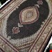 اندازه تک 6 متری 40 رج با پشم مرینوس پرویزیان (7لا) طرح گل 50 رج تک گره ترکی (تضمینی) رنگ متن سرمه ای، حاشیه افسری و ترنج پیازی 13 متن رنگی 28 رنگ پشم و 3 رنگ ابریشم جدیدترین نقشه ماهی کمال الملک خوی رنگرزی شده توسط دستگاه اشلاپ فورس با پودر صیبای آلمانی تضمین کیفیت بافت همراه با قید در فاکتور  