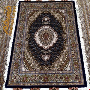فرش دستباف ماهی خوی ذرع و نیم 1.5 متری سرمه ای پشم ایرانی کد 138