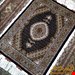 اندازه ذرع و نیم 1.5 متری 40 رج با پشم مرینوس نیوزلندی تک گره ترکی (تضمینی) رنگ متن سرمه ایحاشیه افسری و ترنج کرم 7 متن رنگی 28 رنگ پشم و 3 رنگ ابریشم جدیدترین نقشه ماهی کمال الملک خوی رنگرزی شده توسط دستگاه اشلاپ فورس با پودر صیبای آلمانی تضمین کیفیت بافت همراه با قید در فاکتور 
