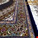 اندازه ذرع و نیم 1.5 متری 40 رج با پشم مرینوس نیوزلندی تک گره ترکی (تضمینی) رنگ متن سرمه ایحاشیه افسری و ترنج کرم 7 متن رنگی 28 رنگ پشم و 3 رنگ ابریشم جدیدترین نقشه ماهی کمال الملک خوی رنگرزی شده توسط دستگاه اشلاپ فورس با پودر صیبای آلمانی تضمین کیفیت بافت همراه با قید در فاکتور 