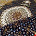 اندازه ذرع و نیم 1.5 متری 40 رج با پشم مرینوس نیوزلندی تک گره ترکی (تضمینی) رنگ متن سرمه ای حاشیه افسری و ترنج کرم 7 متن رنگی 28 رنگ پشم و 3 رنگ ابریشم جدیدترین نقشه ماهی کمال الملک خوی رنگرزی شده توسط دستگاه اشلاپ فورس با پودر صیبای آلمانی تضمین کیفیت بافت همراه با قید در فاکتور 
