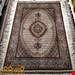 اندازه قالیچه 3 متری 40 رج با پشم مرغوب ایرانی تک گره ترکی (تضمینی) رنگ متن کرم، حاشیه افسری و ترنج پیازی 11 متن رنگی 28 رنگ پشم و 1 رنگ ابریشم جدیدترین نقشه ماهی کمال الملک خوی رنگرزی شده بصورت سنتی تضمین کیفیت بافت همراه با قید در فاکتور