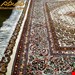 اندازه قالیچه 3 متری 40 رج با پشم مرغوب ایرانی تک گره ترکی (تضمینی) رنگ متن کرم، حاشیه افسری و ترنج پیازی 11 متن رنگی 28 رنگ پشم و 1 رنگ ابریشم جدیدترین نقشه ماهی کمال الملک خوی رنگرزی شده بصورت سنتی تضمین کیفیت بافت همراه با قید در فاکتور