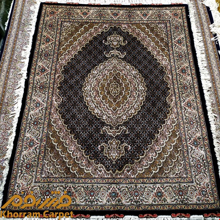 فرش دستباف ماهی خوی قالیچه 3 متری سرمه ای پرویزیان کد 142