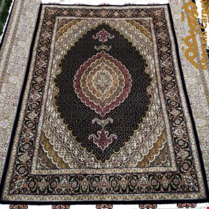 فرش دستباف ماهی خوی قالیچه 3 متری سرمه ای مرینوس پرویزیان کد 143