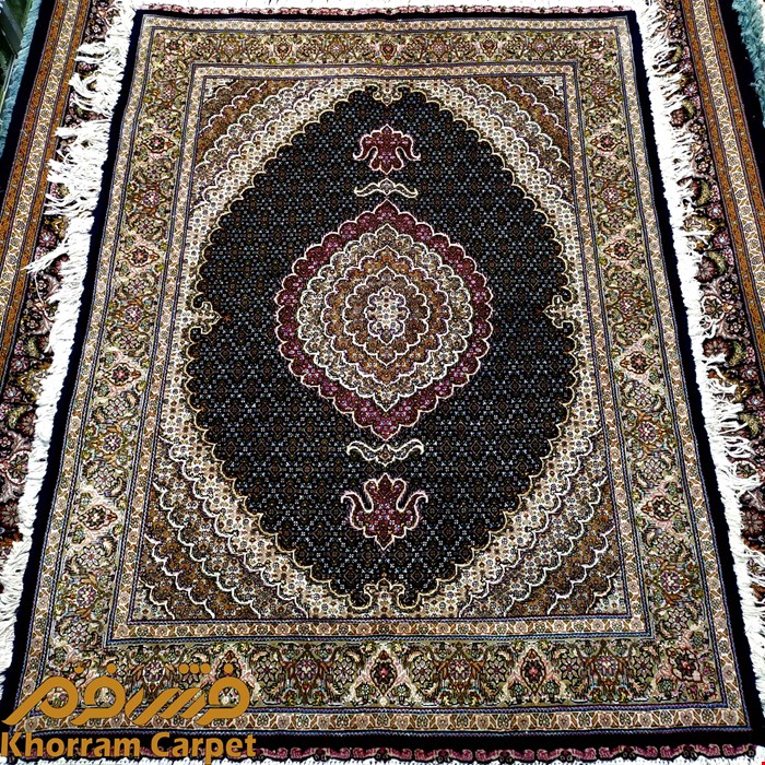 فرش دستباف ماهی خوی قالیچه 3 متری سرمه ای مرینوس پرویزیان کد 148