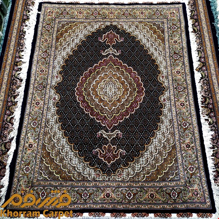 فرش دستباف ماهی خوی قالیچه 3 متری سرمه ای پرویزیان کد 149