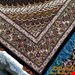 اندازه قالیچه 3 متری 40 رج با پشم مرغوب ایرانی تک گره ترکی (تضمینی) رنگ متن سرمه ای، حاشیه افسری و ترنج پیازی 11 متن رنگی 28 رنگ پشم و 1 رنگ ابریشم جدیدترین نقشه ماهی کمال الملک خوی رنگرزی شده بصورت سنتی تضمین کیفیت بافت همراه با قید در فاکتور 
