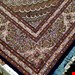  اندازه جفت ۶ متری۴۰ رج با پشم مرینوس پرویزیان (7لا) طرح گل ۵۰ رج تک گره ترکی (تضمینی) رنگ متن سرمه ای، حاشیه سرمه ای و ترنج پیازی ۱۳ متن رنگی ۲۸ رنگ پشم و ۳ رنگ ابریشم جدیدترین نقشه ماهی کمال الملک خوی رنگرزی شده توسط دستگاه اشلاپ فورس با پودر صیبای آلمانی تضمین کیفیت بافت همراه با قید در فاکتور 