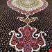 اندازه تک 6 متری 40 رج با پشم مرینوس پرویزیان (7لا) طرح گل 50 رج تک گره ترکی (تضمینی) رنگ متن سرمه ای، حاشیه افسری و ترنج پیازی 13 متن رنگی 28 رنگ پشم و 3 رنگ ابریشم جدیدترین نقشه ماهی کمال الملک خوی رنگرزی شده توسط دستگاه اشلاپ فورس با پودر صیبای آلمانی تضمین کیفیت بافت همراه با قید در فاکتور 