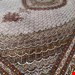 اندازه جفت 9 متری 40 رج با پشم مرینوس پرویزیان (7لا) طرح گل 50 رج تک گره ترکی (تضمینی) رنگ متن کرم، حاشیه افسری و ترنج پیازی 15 متن رنگی 28 رنگ پشم و 3 رنگ ابریشم جدیدترین نقشه ماهی کمال الملک خوی رنگرزی شده توسط دستگاه اشلاپ فورس با پودر صیبای آلمانی تضمین کیفیت بافت همراه با قید در فاکتور