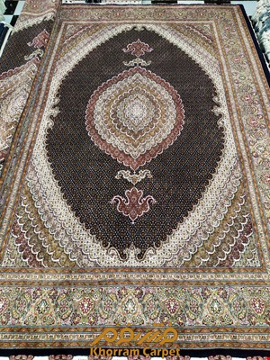 فرش دستباف ماهی خوی جفت 9 متری سرمه ای پرویزیان کد 170