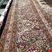 اندازه جفت 9 متری 40 رج با پشم مرینوس پرویزیان (7لا) طرح گل 50 رج تک گره ترکی (تضمینی) رنگ متن سرمه ای، حاشیه افسری و ترنج پیازی 15 متن رنگی 28 رنگ پشم و 3 رنگ ابریشم جدیدترین نقشه ماهی کمال الملک خوی رنگرزی شده توسط دستگاه اشلاپ فورس با پودر صیبای آلمانی تضمین کیفیت بافت همراه با قید در فاکتور