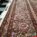   اندازه تک 9 متری 40 رج با پشم مرینوس پرویزیان (7لا) طرح گل 50 رج تک گره ترکی (تضمینی) رنگ متن کرم، حاشیه افسری و ترنج پیازی 15 متن رنگی 28 رنگ پشم و 3 رنگ ابریشم جدیدترین نقشه ماهی کمال الملک خوی رنگرزی شده توسط دستگاه اشلاپ فورس با پودر صیبای آلمانی تضمین کیفیت بافت همراه با قید در فاکتور