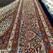 اندازه تک 9 متری 40 رج با پشم مرینوس پرویزیان (7لا) طرح گل 50 رج تک گره ترکی (تضمینی) رنگ متن سرمه ای، حاشیه افسری و ترنج پیازی 15 متن رنگی 28 رنگ پشم و 3 رنگ ابریشم جدیدترین نقشه ماهی کمال الملک خوی رنگرزی شده توسط دستگاه اشلاپ فورس با پودر صیبای آلمانی تضمین کیفیت بافت همراه با قید در فاکتور  