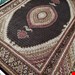 اندازه جفت 9 متری 40 رج با پشم مرینوس پرویزیان (7لا) طرح گل 50 رج تک گره ترکی (تضمینی) رنگ متن سرمه ای، حاشیه افسری و ترنج پیازی 15 متن رنگی 28 رنگ پشم و 3 رنگ ابریشم جدیدترین نقشه ماهی کمال الملک خوی رنگرزی شده توسط دستگاه اشلاپ فورس با پودر صیبای آلمانی تضمین کیفیت بافت همراه با قید در فاکتور  