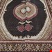 اندازه جفت 9 متری 40 رج با پشم مرینوس پرویزیان (7لا) طرح گل 50 رج تک گره ترکی (تضمینی) رنگ متن سرمه ای، حاشیه سرمه ای و ترنج پیازی 15 متن رنگی 28 رنگ پشم و 3 رنگ ابریشم جدیدترین نقشه ماهی کمال الملک خوی رنگرزی شده توسط دستگاه اشلاپ فورس با پودر صیبای آلمانی تضمین کیفیت بافت همراه با قید در فاکتور 