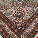 اندازه تک 6 متری 40 رج با پشم مرینوس پرویزیان (7لا) طرح گل 50 رج تک گره ترکی (تضمینی) رنگ متن کرم، حاشیه افسری و ترنج پیازی 13 متن رنگی 28 رنگ پشم و 3 رنگ ابریشم جدیدترین نقشه ماهی کمال الملک خوی رنگرزی شده توسط دستگاه اشلاپ فورس با پودر صیبای آلمانی تضمین کیفیت بافت همراه با قید در فاکتور   