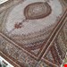اندازه جفت 9 متری 40 رج با پشم مرینوس پرویزیان (7لا) طرح گل 50 رج تک گره ترکی (تضمینی) رنگ متن کرم، حاشیه افسری و ترنج پیازی 15 متن رنگی 28 رنگ پشم و 3 رنگ ابریشم جدیدترین نقشه ماهی کمال الملک خوی رنگرزی شده توسط دستگاه اشلاپ فورس با پودر صیبای آلمانی تضمین کیفیت بافت همراه با قید در فاکتور  