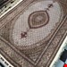 اندازه تک 6 متری 40 رج با پشم مرینوس پرویزیان (7لا) طرح گل 50 رج تک گره ترکی (تضمینی) رنگ متن کرم، حاشیه افسری و ترنج پیازی 13 متن رنگی 28 رنگ پشم و 3 رنگ ابریشم جدیدترین نقشه ماهی کمال الملک خوی رنگرزی شده توسط دستگاه اشلاپ فورس با پودر صیبای آلمانی تضمین کیفیت بافت همراه با قید در فاکتور    