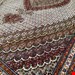 اندازه جفت 6 متری 40 رج با پشم مرینوس پرویزیان (7لا) طرح گل 50 رج تک گره ترکی (تضمینی) رنگ متن کرم، حاشیه افسری و ترنج پیازی 15 متن رنگی 28 رنگ پشم و 3 رنگ ابریشم جدیدترین نقشه ماهی کمال الملک خوی رنگرزی شده توسط دستگاه اشلاپ فورس با پودر صیبای آلمانی تضمین کیفیت بافت همراه با قید در فاکتور  