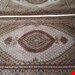  اندازه جفت 6 متری 40 رج با پشم مرینوس پرویزیان (7لا) طرح گل 50 رج تک گره ترکی (تضمینی) رنگ متن کرم، حاشیه افسری و ترنج پیازی 13 متن رنگی 28 رنگ پشم و 3 رنگ ابریشم جدیدترین نقشه ماهی کمال الملک خوی رنگرزی شده توسط دستگاه اشلاپ فورس با پودر صیبای آلمانی تضمین کیفیت بافت همراه با قید در فاکتو       