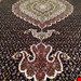 اندازه تک 6 متری 40 رج با پشم مرینوس پرویزیان (7لا) طرح گل 50 رج تک گره ترکی (تضمینی) رنگ متن سرمه ای، حاشیه افسری و ترنج پیازی 13 متن رنگی 28 رنگ پشم و 3 رنگ ابریشم جدیدترین نقشه ماهی کمال الملک خوی رنگرزی شده توسط دستگاه اشلاپ فورس با پودر صیبای آلمانی تضمین کیفیت بافت همراه با قید در فاکتور       