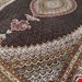 اندازه جفت 6 متری 40 رج با پشم مرینوس پرویزیان (7لا) طرح گل 50 رج تک گره ترکی (تضمینی) رنگ متن  سرمه ای، حاشیه افسری و ترنج پیازی 15 متن رنگی 28 رنگ پشم و 3 رنگ ابریشم جدیدترین نقشه ماهی کمال الملک خوی رنگرزی شده توسط دستگاه اشلاپ فورس با پودر صیبای آلمانی تضمین کیفیت بافت همراه با قید در فاکتور      