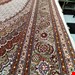 اندازه تک 6 متری 40 رج با پشم مرینوس پرویزیان (7لا) طرح گل 50 رج تک گره ترکی (تضمینی) رنگ متن کرم، حاشیه افسری و ترنج پیازی 13 متن رنگی 28 رنگ پشم و 3 رنگ ابریشم جدیدترین نقشه ماهی کمال الملک خوی رنگرزی شده توسط دستگاه اشلاپ فورس با پودر صیبای آلمانی تضمین کیفیت بافت همراه با قید در فاکتور       