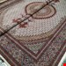 اندازه جفت 6 متری 40 رج با پشم مرینوس پرویزیان (7لا) طرح گل 50 رج تک گره ترکی (تضمینی) رنگ متن کرم، حاشیه افسری و ترنج پیازی 15 متن رنگی 28 رنگ پشم و 3 رنگ ابریشم جدیدترین نقشه ماهی کمال الملک خوی رنگرزی شده توسط دستگاه اشلاپ فورس با پودر صیبای آلمانی تضمین کیفیت بافت همراه با قید در فاکتور    