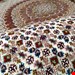 اندازه جفت 6 متری 40 رج با پشم مرینوس پرویزیان (7لا) طرح گل 50 رج تک گره ترکی (تضمینی) رنگ متن کرم، حاشیه افسری و ترنج پیازی 15 متن رنگی 28 رنگ پشم و 3 رنگ ابریشم جدیدترین نقشه ماهی کمال الملک خوی رنگرزی شده توسط دستگاه اشلاپ فورس با پودر صیبای آلمانی تضمین کیفیت بافت همراه با قید در فاکتور   