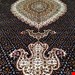  اندازه جفت 6 متری 40 رج با پشم مرینوس پرویزیان (7لا) طرح گل 50 رج تک گره ترکی (تضمینی) رنگ متن  سرمه ای، حاشیه افسری و ترنج کرم 13 متن رنگی 28 رنگ پشم و 3 رنگ ابریشم جدیدترین نقشه ماهی کمال الملک خوی رنگرزی شده توسط دستگاه اشلاپ فورس با پودر صیبای آلمانی تضمین کیفیت بافت همراه با قید در فاکتو            