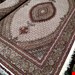 اندازه جفت 6 متری 40 رج با پشم مرینوس پرویزیان (7لا) طرح گل 50 رج تک گره ترکی (تضمینی) رنگ متن کرم، حاشیه افسری و ترنج پیازی 15 متن رنگی 28 رنگ پشم و 3 رنگ ابریشم جدیدترین نقشه ماهی کمال الملک خوی رنگرزی شده توسط دستگاه اشلاپ فورس با پودر صیبای آلمانی تضمین کیفیت بافت همراه با قید در فاکتور     