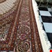 اندازه جفت 6 متری 40 رج با پشم مرینوس پرویزیان (7لا) طرح گل 50 رج تک گره ترکی (تضمینی) رنگ متن کرم، حاشیه افسری و ترنج پیازی 15 متن رنگی 28 رنگ پشم و 3 رنگ ابریشم جدیدترین نقشه ماهی کمال الملک خوی رنگرزی شده توسط دستگاه اشلاپ فورس با پودر صیبای آلمانی تضمین کیفیت بافت همراه با قید در فاکتور       