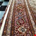  اندازه جفت 6 متری 40 رج با پشم مرینوس پرویزیان (7لا) طرح گل 50 رج تک گره ترکی (تضمینی) رنگ متن کرم، حاشیه افسری و ترنج پیازی 13 متن رنگی 28 رنگ پشم و 3 رنگ ابریشم جدیدترین نقشه ماهی کمال الملک خوی رنگرزی شده توسط دستگاه اشلاپ فورس با پودر صیبای آلمانی تضمین کیفیت بافت همراه با قید در فاکتو          