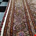  اندازه جفت 6 متری 40 رج با پشم مرینوس پرویزیان (7لا) طرح گل 50 رج تک گره ترکی (تضمینی) رنگ متن کرم، حاشیه افسری و ترنج پیازی 13 متن رنگی 28 رنگ پشم و 3 رنگ ابریشم جدیدترین نقشه ماهی کمال الملک خوی رنگرزی شده توسط دستگاه اشلاپ فورس با پودر صیبای آلمانی تضمین کیفیت بافت همراه با قید در فاکتو           