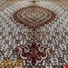 اندازه قالیچه 3 متری 40 رج با پشم مرینوس پرویزیان (7لا) طرح گل 50 رج تک گره ترکی (تضمینی) رنگ متن کرم، حاشیه افسری و ترنج پیازی 11 متن رنگی 28 رنگ پشم و 3 رنگ ابریشم جدیدترین نقشه ماهی کمال الملک خوی رنگرزی شده توسط دستگاه اشلاپ فورس با پودر صیبای آلمانی تضمین کیفیت بافت همراه با قید در فاکتور  