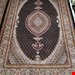  اندازه جفت 6 متری 40 رج با پشم مرینوس پرویزیان (7لا) طرح گل 50 رج تک گره ترکی (تضمینی) رنگ متن  سرمه ای، حاشیه افسری و ترنج پیازی 13 متن رنگی 28 رنگ پشم و 3 رنگ ابریشم جدیدترین نقشه ماهی کمال الملک خوی رنگرزی شده توسط دستگاه اشلاپ فورس با پودر صیبای آلمانی تضمین کیفیت بافت همراه با قید در فاکتو          