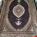  اندازه جفت 6 متری 40 رج با پشم مرینوس پرویزیان (7لا) طرح گل 50 رج تک گره ترکی (تضمینی) رنگ متن  سرمه ای، حاشیه افسری و ترنج کرم 13 متن رنگی 28 رنگ پشم و 3 رنگ ابریشم جدیدترین نقشه ماهی کمال الملک خوی رنگرزی شده توسط دستگاه اشلاپ فورس با پودر صیبای آلمانی تضمین کیفیت بافت همراه با قید در فاکتو           