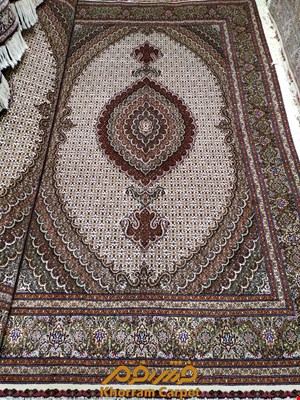 فرش دستبافت ماهی خوی جفت 6 متری کرم پرویزیان کد 204