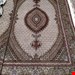  اندازه جفت 6 متری 40 رج با پشم مرینوس پرویزیان (7لا) طرح گل 50 رج تک گره ترکی (تضمینی) رنگ متن کرم، حاشیه افسری و ترنج پیازی 13 متن رنگی 28 رنگ پشم و 3 رنگ ابریشم جدیدترین نقشه ماهی کمال الملک خوی رنگرزی شده توسط دستگاه اشلاپ فورس با پودر صیبای آلمانی تضمین کیفیت بافت همراه با قید در فاکتو       