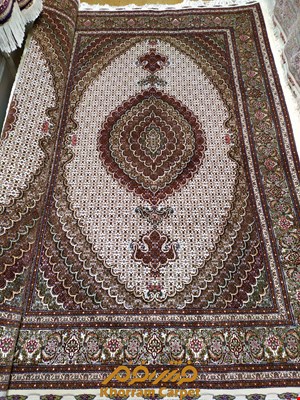 فرش دستبافت ماهی خوی جفت 6 متری کرم پرویزیان کد 213